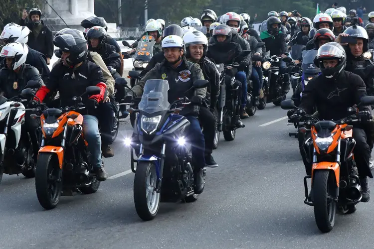 Jair Bolsonaro em motociata em São Paulo no dia 12 de junho. (Rodrigo Paiva/Getty Images)