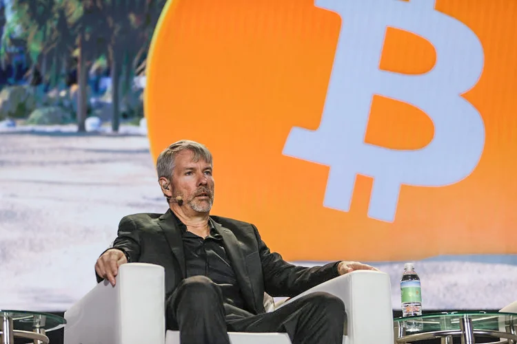 MicroStrategy é a maior detentora institucional do bitcoin (Joe Raedle/Getty Images)