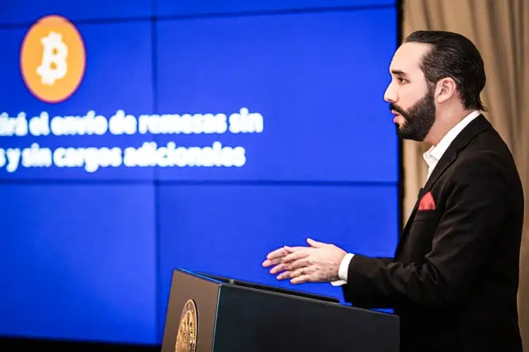 Nayib Bukele, presidente de El Salvador, em coletiva de imprensa sobre a 'Lei Bitcoin' (Gobierno de El Salvador/Divulgação)