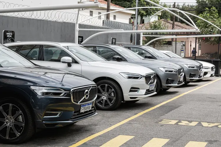 Foram vendidas durante o mês passado 178.063 unidades, entre carros de passeio, utilitários leves, como picapes e vans, caminhões e ônibus (Volvo/Divulgação)