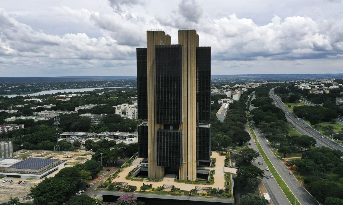 Falta de pesquisas do BC pode afetar decisão sobre juros, dizem analistas