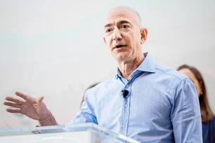 Imagem referente à matéria: Jeff Bezos prevê “benefícios gigantescos” da IA e diz que não há motivo para desânimo