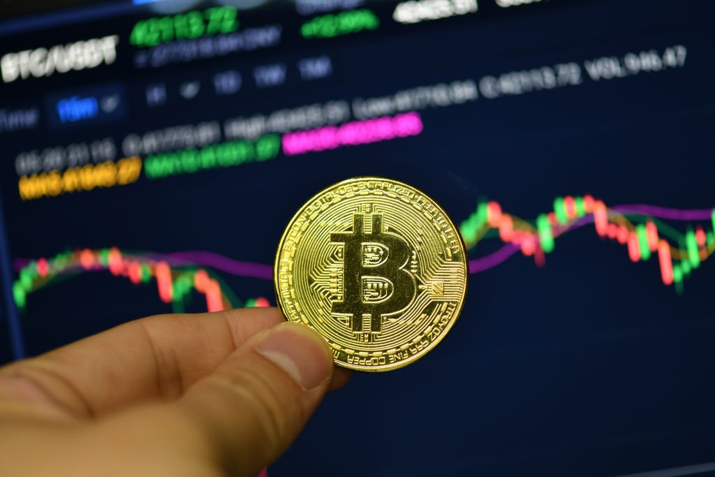 Análise: incerteza regulatória pode limitar movimento de alta no bitcoin