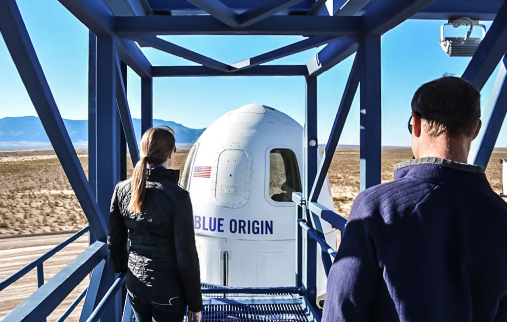 Jeff Bezos e seu irmão Mark estão entre os tripulantes do primeiro voo espacial tripulado da Blue Origin (Blue Origin/Divulgação)