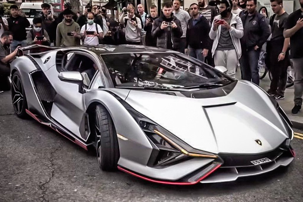 Lamborghini Sián comprado por brasileiro causa tumulto nas ruas de Londres
