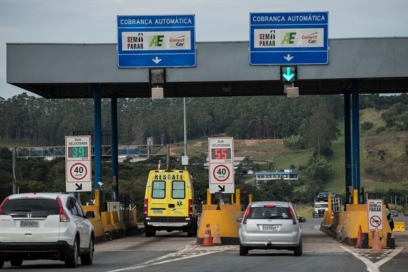 Pedágio Free Flow: o que é, como pagar e evitar multa por evasão