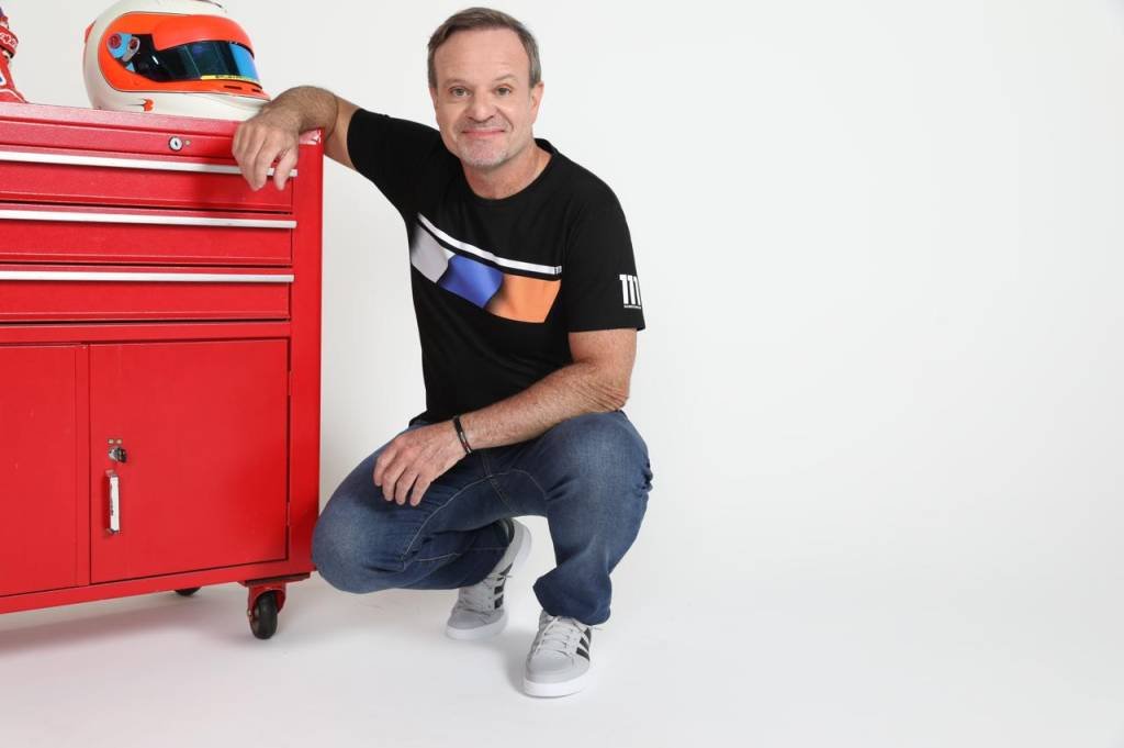 Das pistas à moda: Rubens Barrichello lança coleção com Netshoes