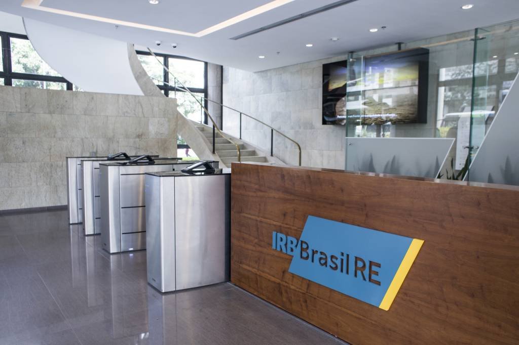 S&P remove IRB Brasil (IRBR3) de 'CreditWatch' negativo