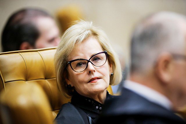 Rosa Weber manda pedido para a PGR contra Bolsonaro por ataques às urnas