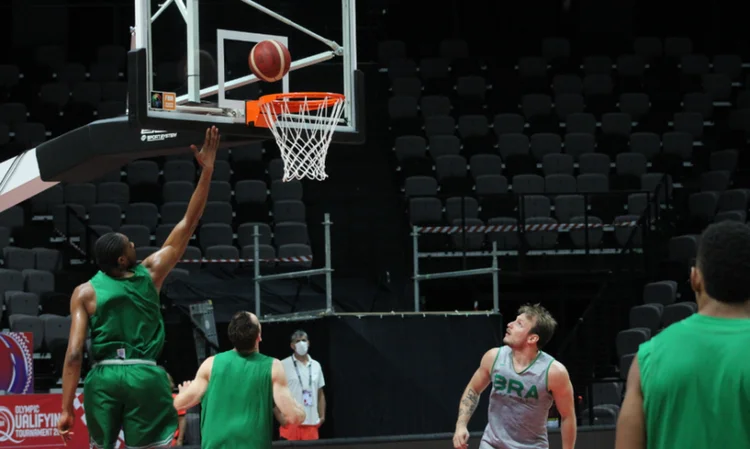 Basquete: os 12 jogadores foram escalados para disputar a vaga nas olimpíadas.  (Basquete Brasil/Reprodução)