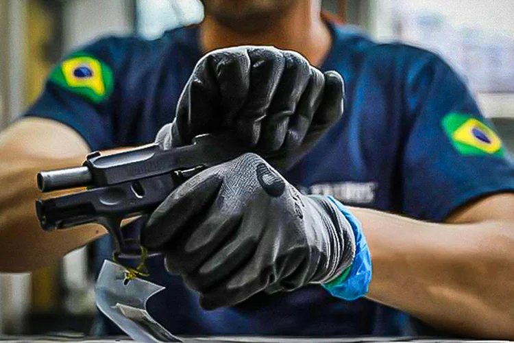 Armamento: Governo Lula começará revogaço de armas anulando 8 decretos e uma portaria; veja quais (Diego Vara/Reuters)