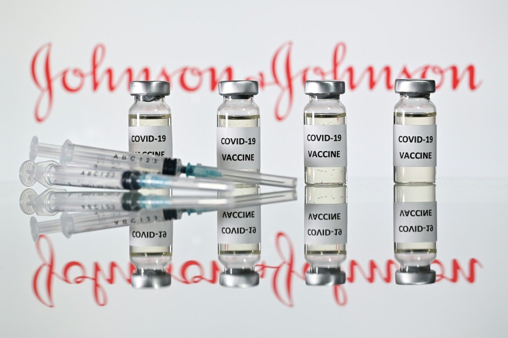 Vacina da Johnson & Johnson: imunizantes da Pfizer e Moderna se tornaram opções melhores, segundo a CDC (AFP/AFP)