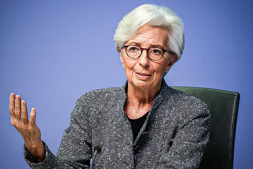 Em entrevista ao jornal japonês Nikkei, Lagarde disse haver fatores que podem induzir "significativos" riscos de alta para a perspectiva da inflação (Kai Pfaffenbach/Reuters)