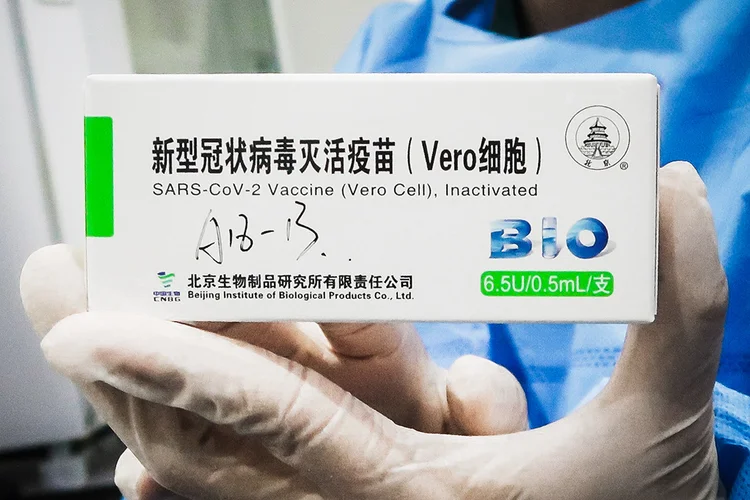 Sinopharm: a empresa chinesa já afirmou ter capacidade de produzir até 5 bilhões de doses em 2021. (Thomas Peter/Reuters)