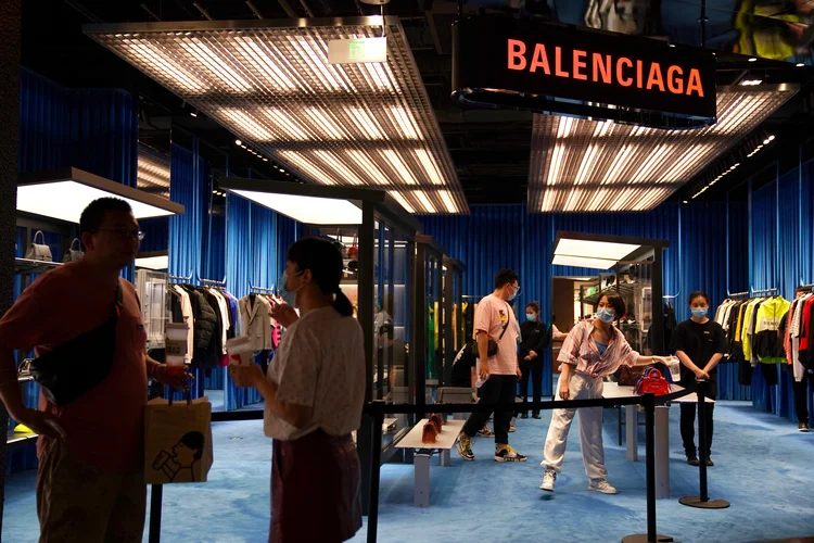 Loja Balenciaga em Pequim. (Tingshu Wang/Reuters)