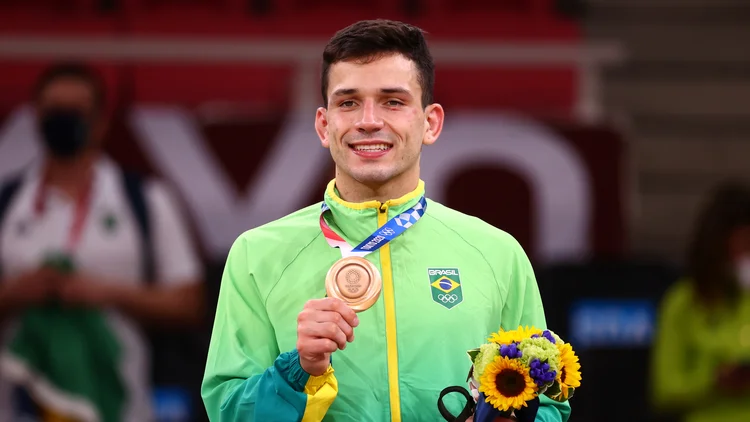 Judoca Daniel Cargnin no pódio da Tóquio 2020. (Sergio Perez/Reuters)