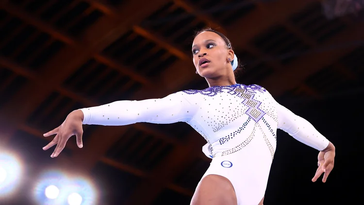Rebeca Andrade se apresenta no solo nos Jogos de Tóquio (Lindsey Wasson/Reuters)