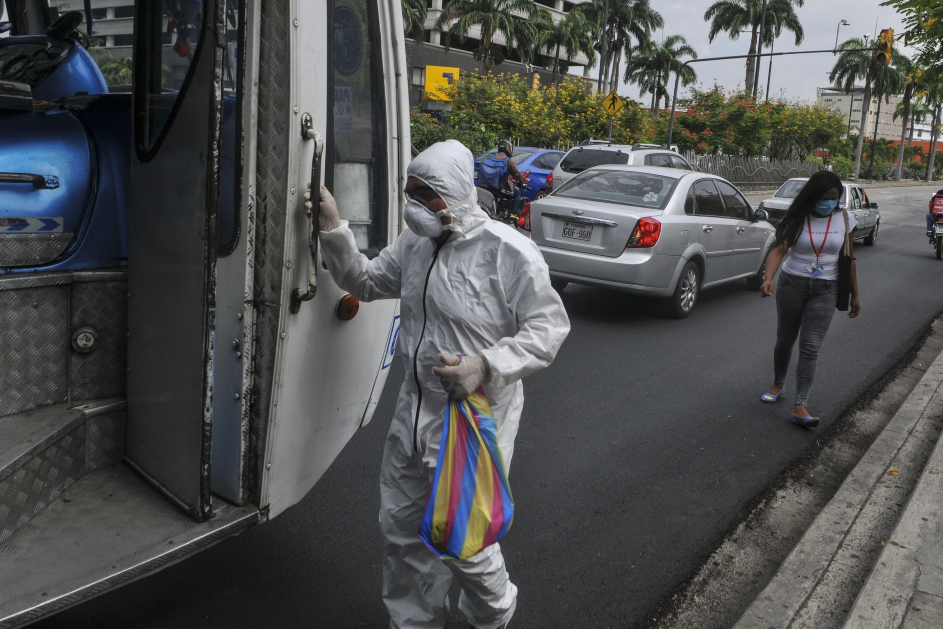 Títulos sociais ganham força em países afetados por covid-19