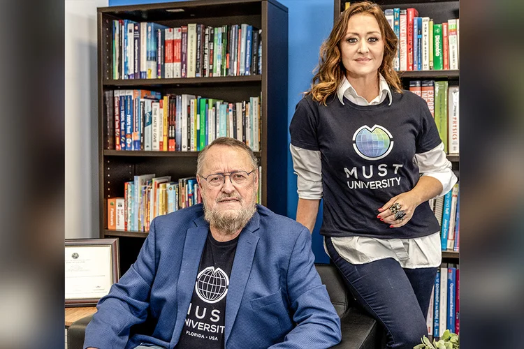 Antonio Carbonari Netto e Giulianna Carbonari, da MUST University: missão de atrair estudantes latinos e brasileiros, tornando mais acessível o sonho do diploma americano (Must University/Divulgação)