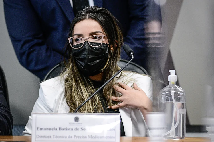 Diretora técnica da Precisa Medicamentos, Emanuela Medrades. na CPI da Covid (Pedro França/Agência Senado)