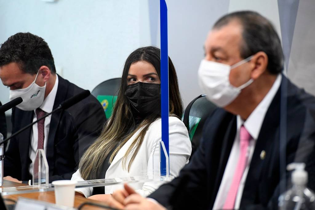 AO VIVO: CPI retoma depoimento da diretora da Precisa Medicamentos