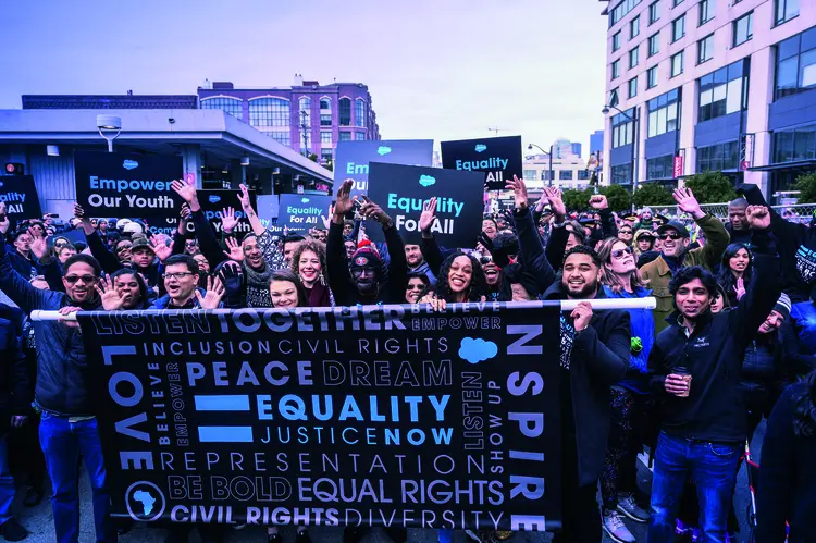 Grupo de equidade da Salesforce marcha durante o Martin Luther King Jr. Day nos EUA (Chloe Jackman/Divulgação)