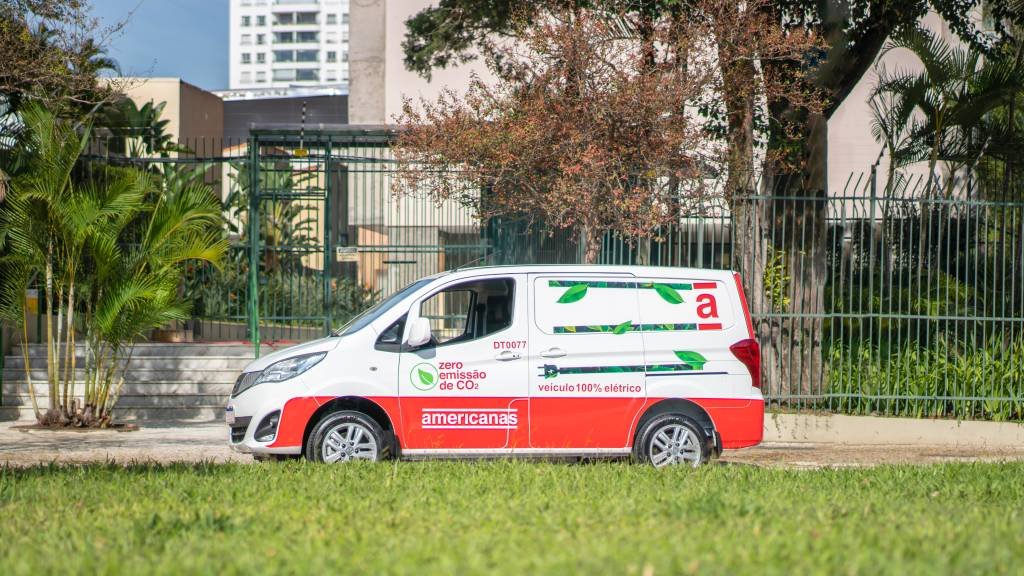 Na corrida das entregas limpas, Americanas aposta em carros elétricos