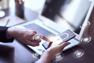 Imagem referente à matéria: Essa profissão permite o tão sonhado 'anywhere office' e ainda paga acima da média de mercado