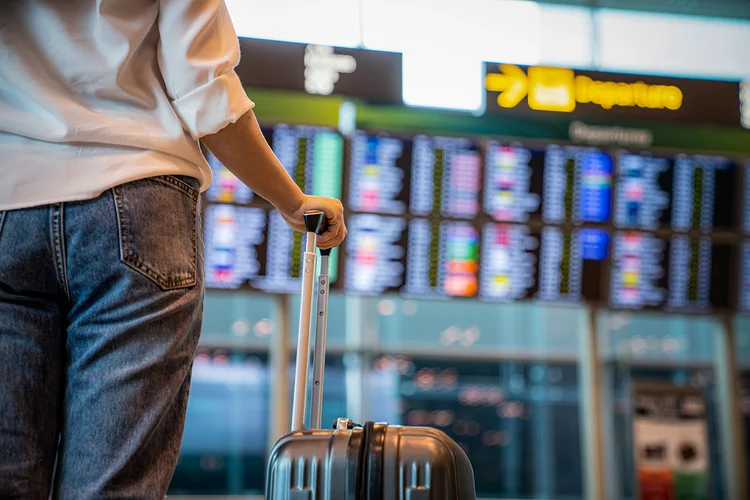 Para viagens compradas até o dia 31 de dezembro, vale a lei que regula os cancelamentos e as remarcações de serviços durante a pandemia | Foto: Getty Images (Agency/Getty Images)