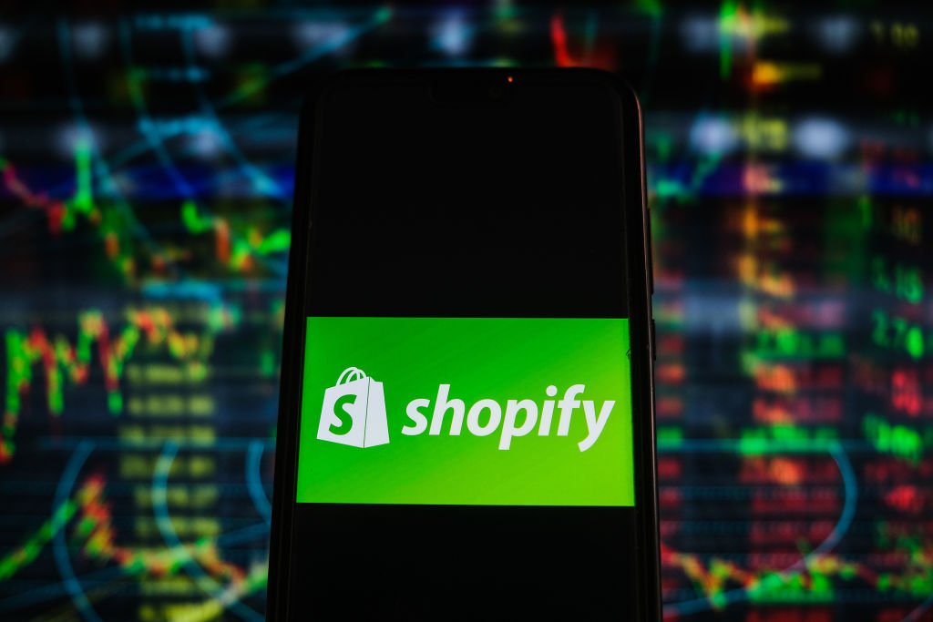 A Shopify é, sobretudo, uma ferramenta anti-Amazon (Omar Marques/SOPA Images/LightRocket/Getty Images)