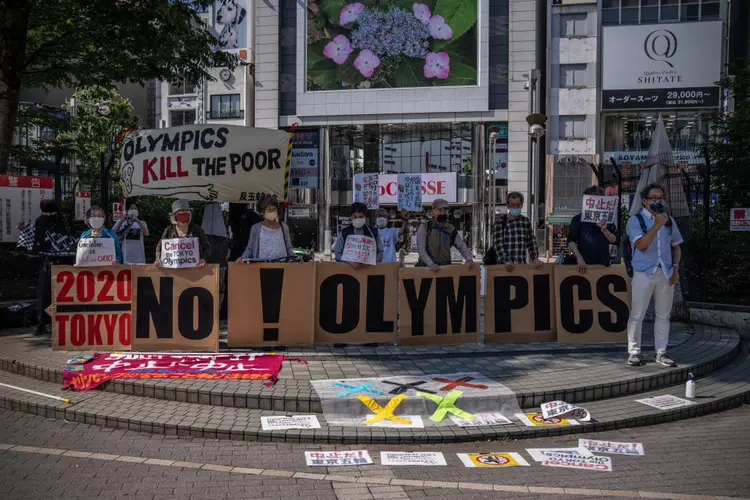 Protestos em Tóquio contra as Olimpíadas, em maio: pesquisas chegam a indicar 70% de rejeição da população japonesa (Carl Court/Getty Images)