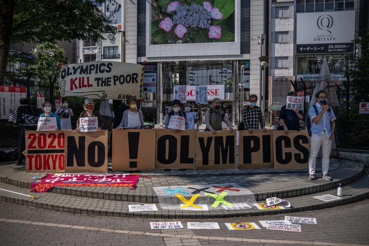 Protestos em Tóquio contra as Olimpíadas, em maio: pesquisas chegam a indicar 70% de rejeição da população japonesa (Carl Court/Getty Images)