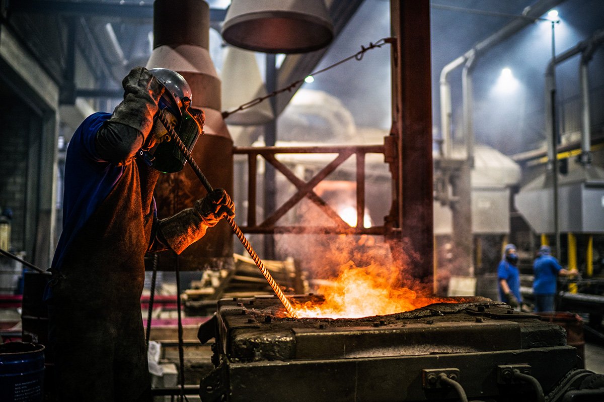 Produção industrial no Brasil cai 0,7% em agosto, diz IBGE