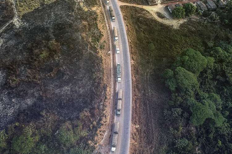 Fila de caminhões na BR-163 no Pará: dificuldade logística é um dos maiores pontos do Custo Brasil (Nelson Almeida/AFP/Getty Images)