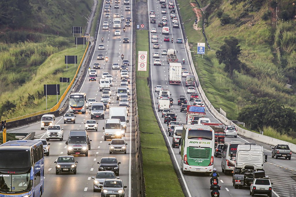 SP: 2,6 milhões de veículos viajarão na Páscoa; saiba como evitar o trânsito. (Luis Lima Jr/Fotoarena/Estadão Conteúdo)