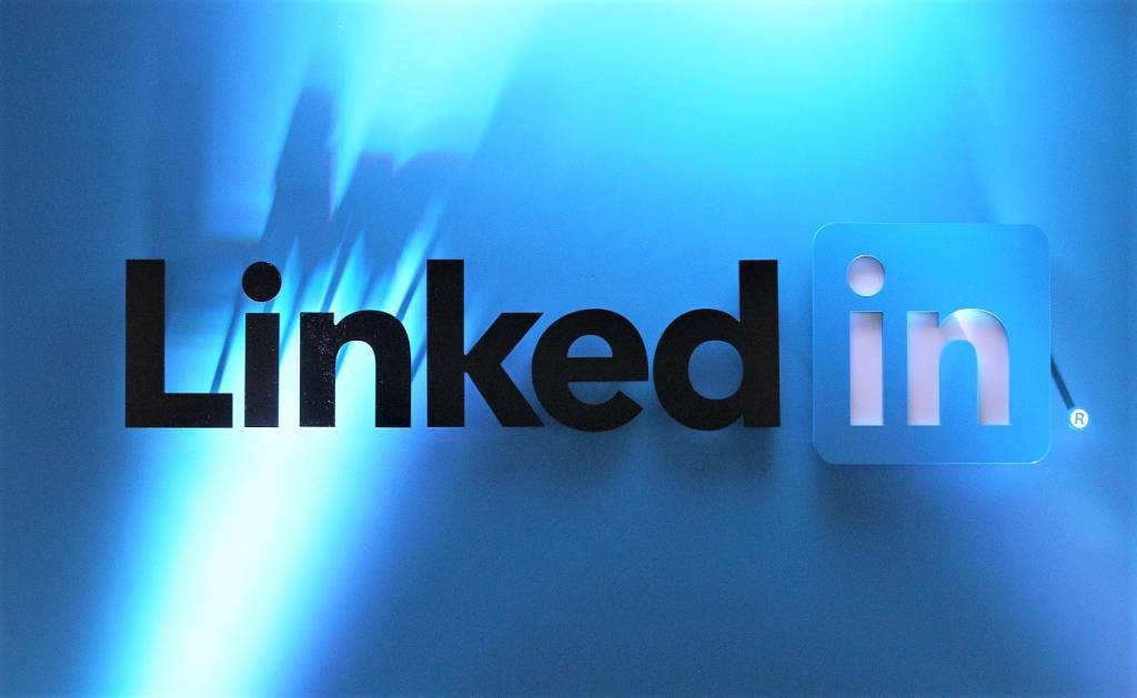 LinkedIn dá fim à regra sobre home office, e funcionário ganha autonomia