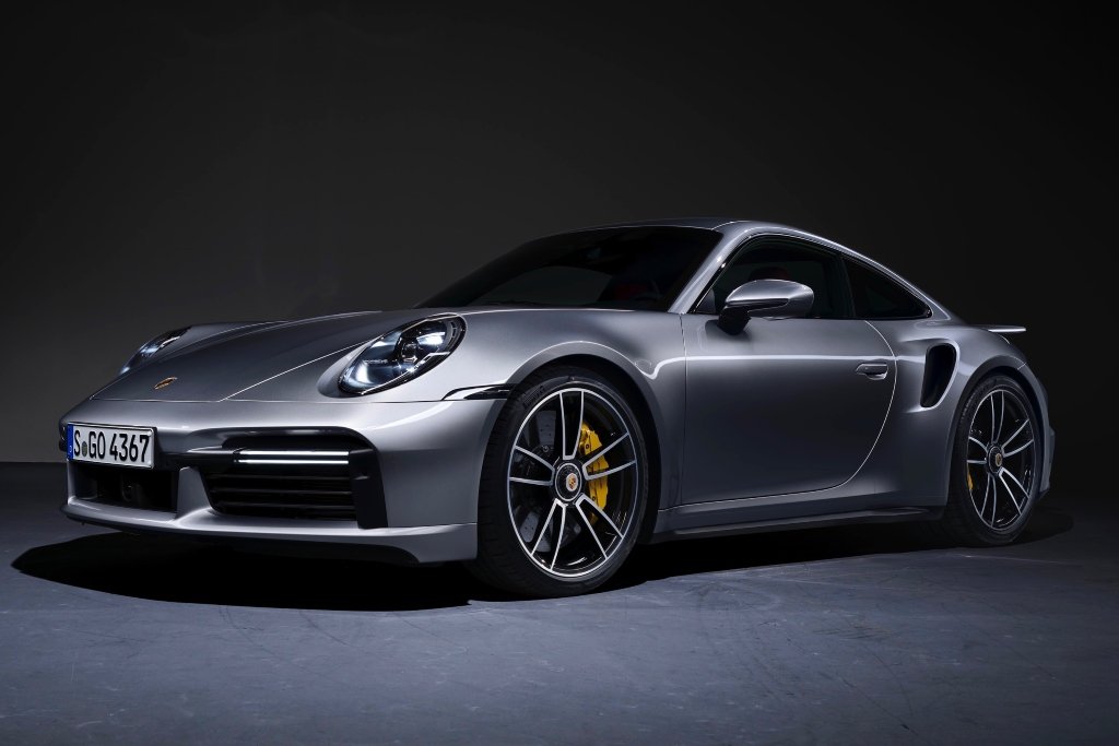 Acredite: Porsche 911 Turbo S é o superesportivo que tem até porta-malas
