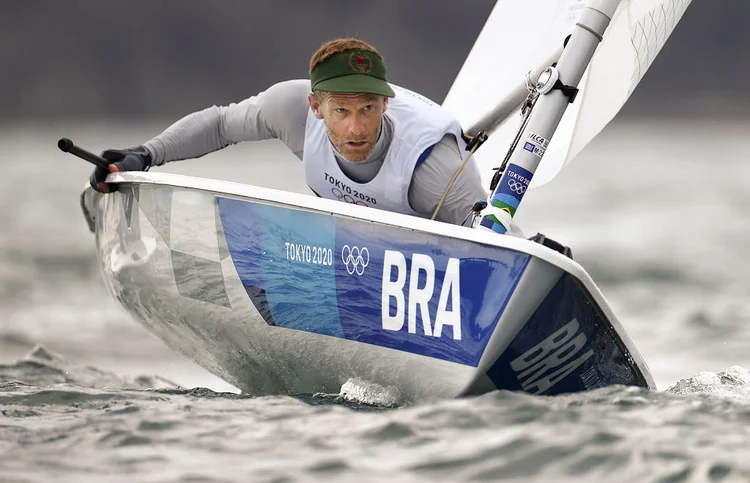 Robert Scheidt: o velejador brasileiro briga por medalha em Tóquio na madrugada deste domingo, dia 1º (Clive Mason/Getty Images)