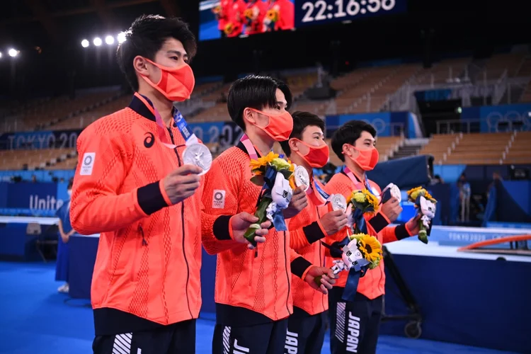 Olimpíadas: todos os membros da equipe de ginástica japonesa eram estreantes em Olimpíada.  (Dylan Martinez/Reuters)