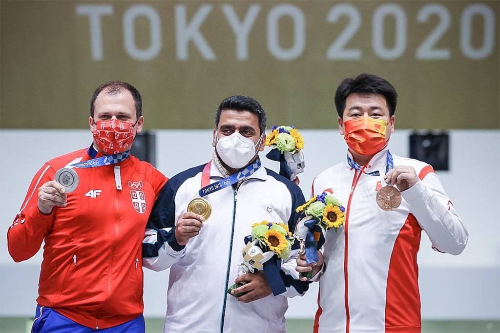 Atleta iraniano banido por um aperto de mãos