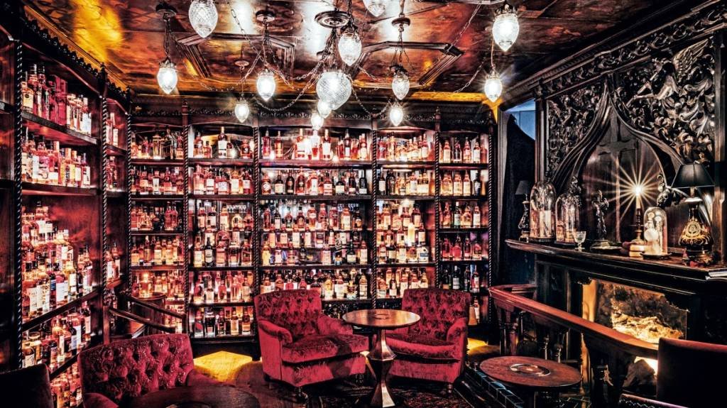 Uísque: Escócia ganha um luxuoso (e acessível) bar dedicado à bebida