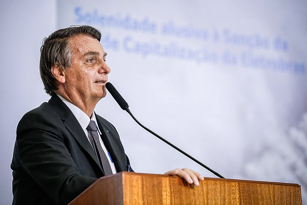 Bolsonaro diz que vai vetar 'extra de R$ 2 bilhões' do fundo eleitoral
