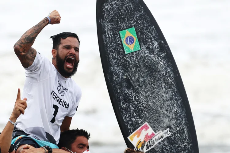 O campeão olímpico: Ítalo Ferreira. (Ryan Pierse/Getty Images)