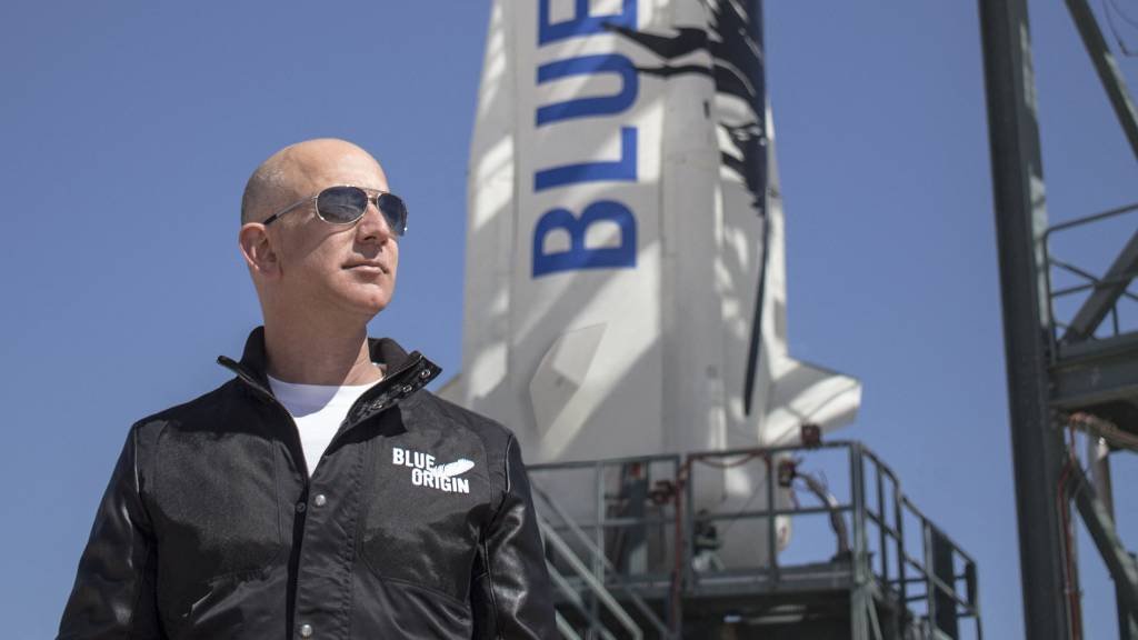Após voo, Jeff Bezos diz que críticos do turismo espacial estão certos