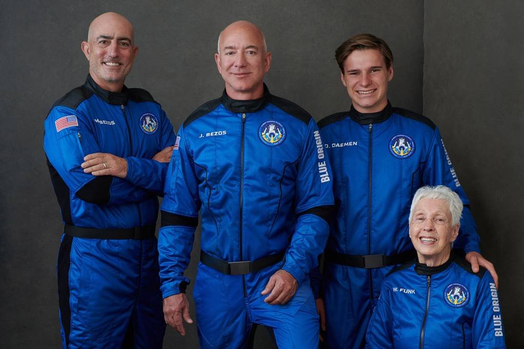 Fora do comando da Amazon, Jeff Bezos embarca para o espaço (Divulgação/Blue Origin)