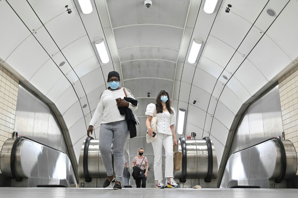 Metrô de Londres: obrigatoriedade do uso de máscaras continuará (AFP/AFP)