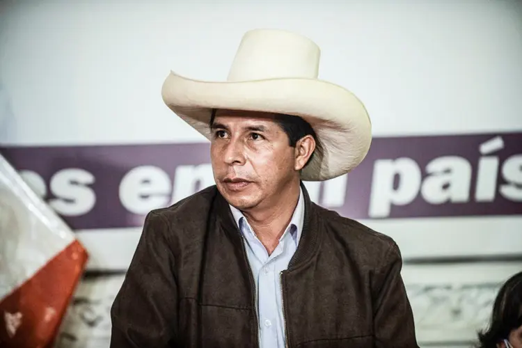 Política: Pedro Castillo é o quinto presidente do país em cinco anos (ERNESTO BENAVIDES/AFP/Getty Images)
