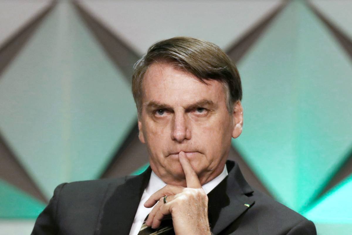 Bolsonaro 'disfarça', mas deve dobrar o valor do Fundo Eleitoral