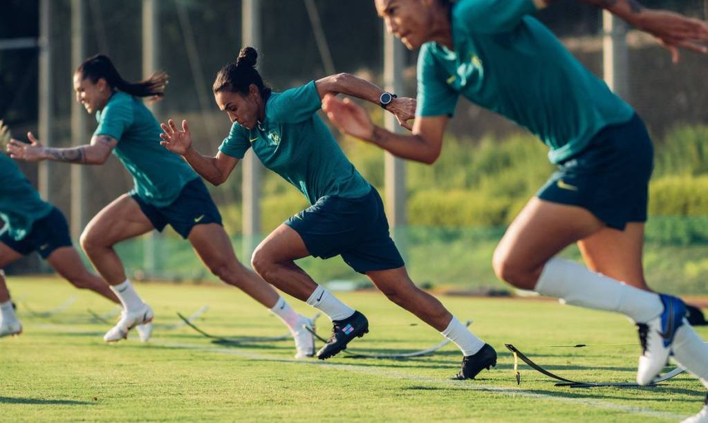 Brasil estreia nas Olimpíadas com goleada da seleção feminina de futebol