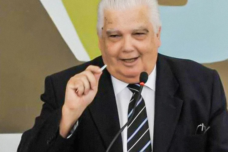 Raupp era gaúcho, nascido em Cachoeira do Sul. Graduou-se em física pela Universidade Federal do Rio Grande do Sul (UFRGS) (Antônio Cruz/ABr/Agência Brasil)